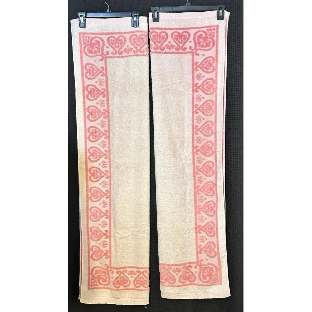Vtg 70s Sears 2 Sculpted Pink Hearts Bath Towel 25x47